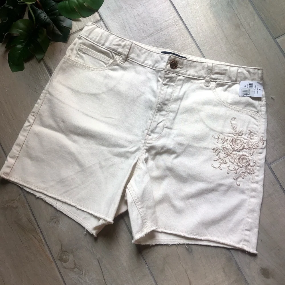 NWT! Gap kids floral embroidered 18 plus size high waisted jean shorts off white